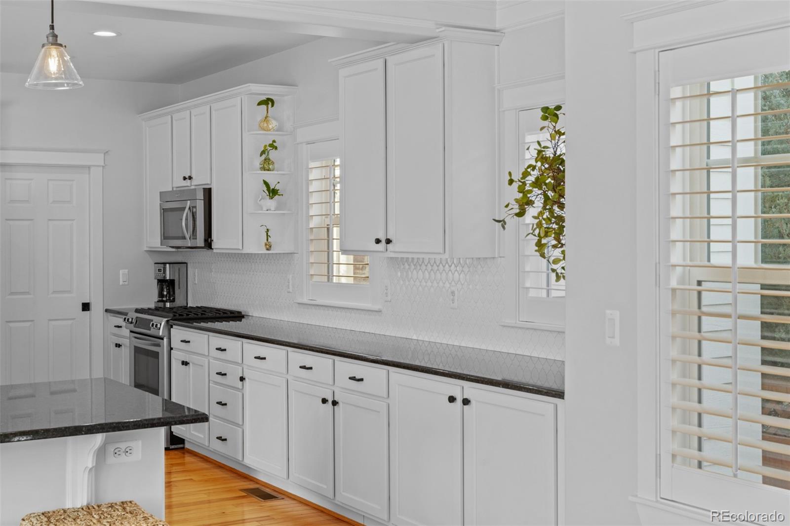 MLS Image #13 for 8161 e 33rd avenue,denver, Colorado