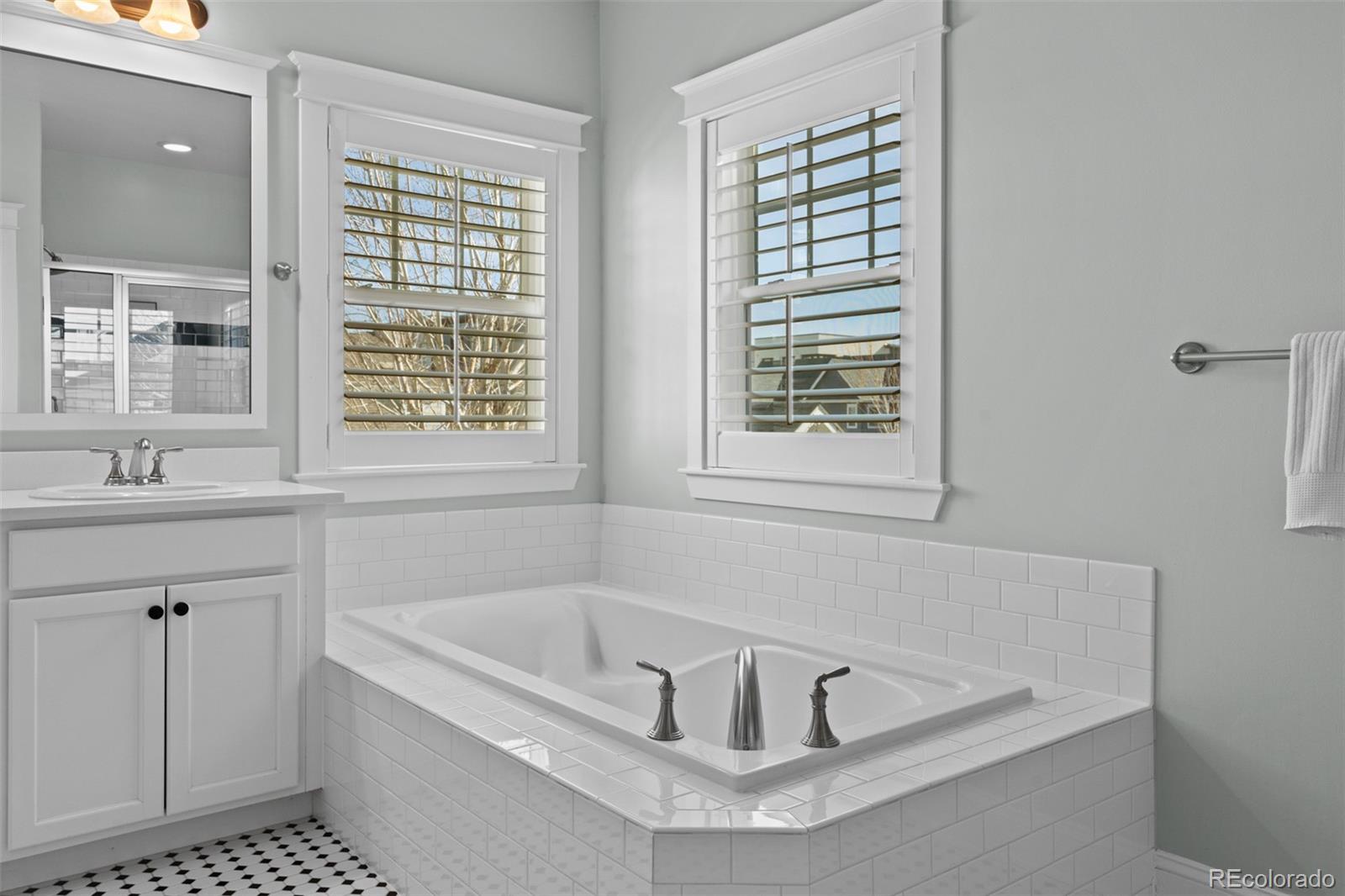 MLS Image #26 for 8161 e 33rd avenue,denver, Colorado