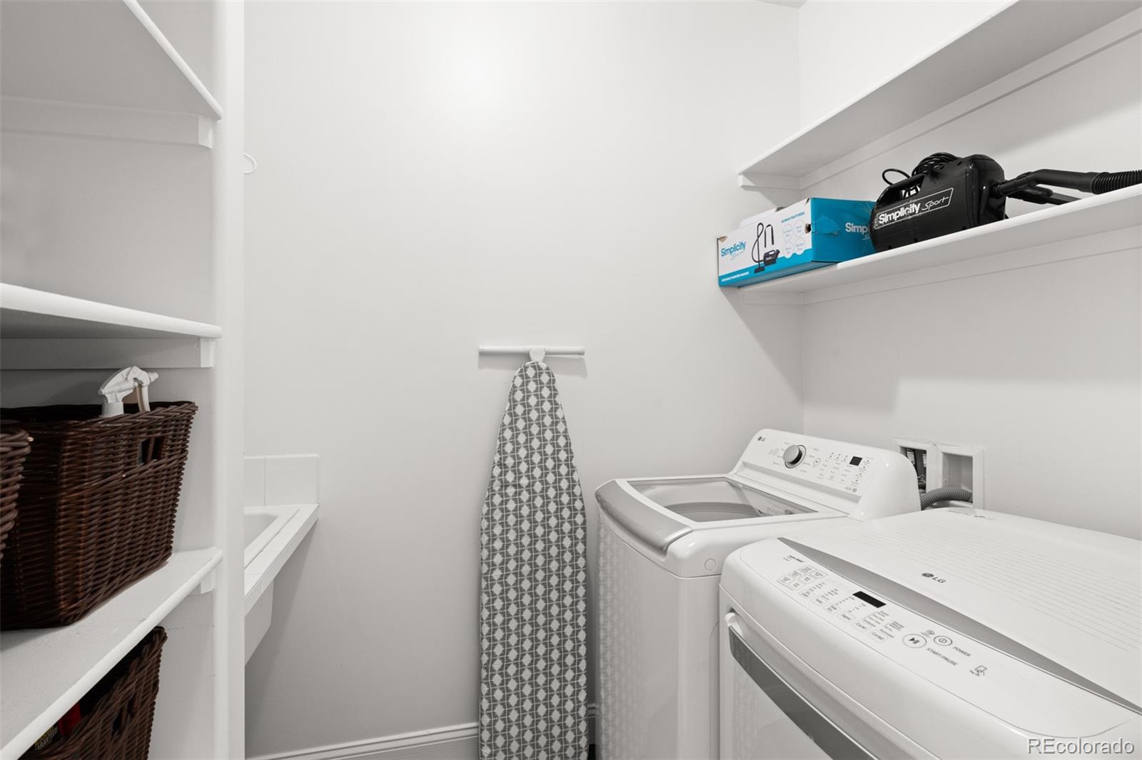 MLS Image #28 for 8161 e 33rd avenue,denver, Colorado