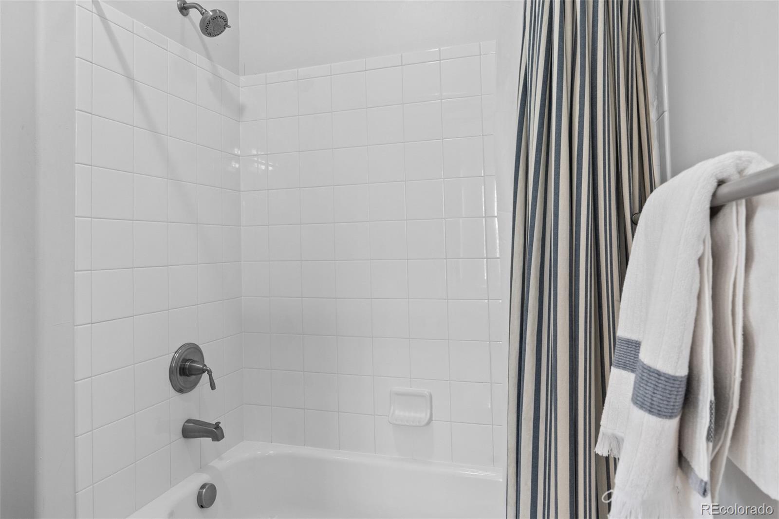 MLS Image #32 for 8161 e 33rd avenue,denver, Colorado