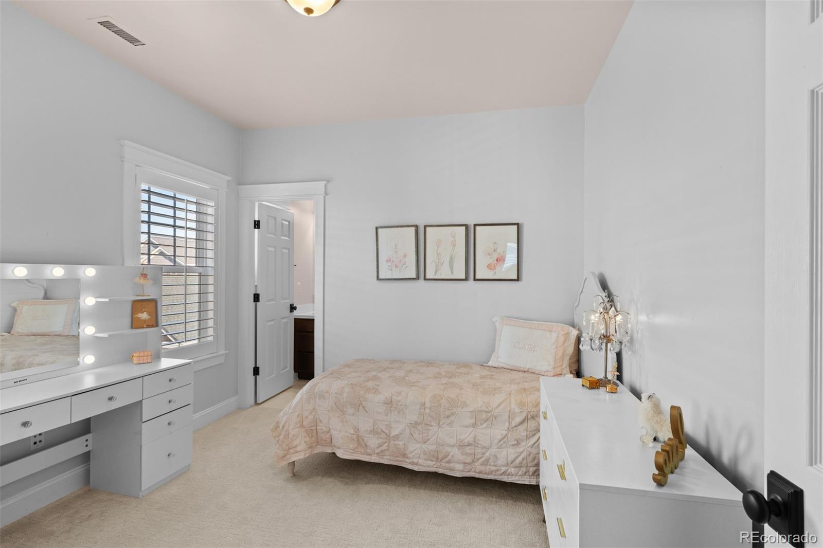 MLS Image #34 for 8161 e 33rd avenue,denver, Colorado