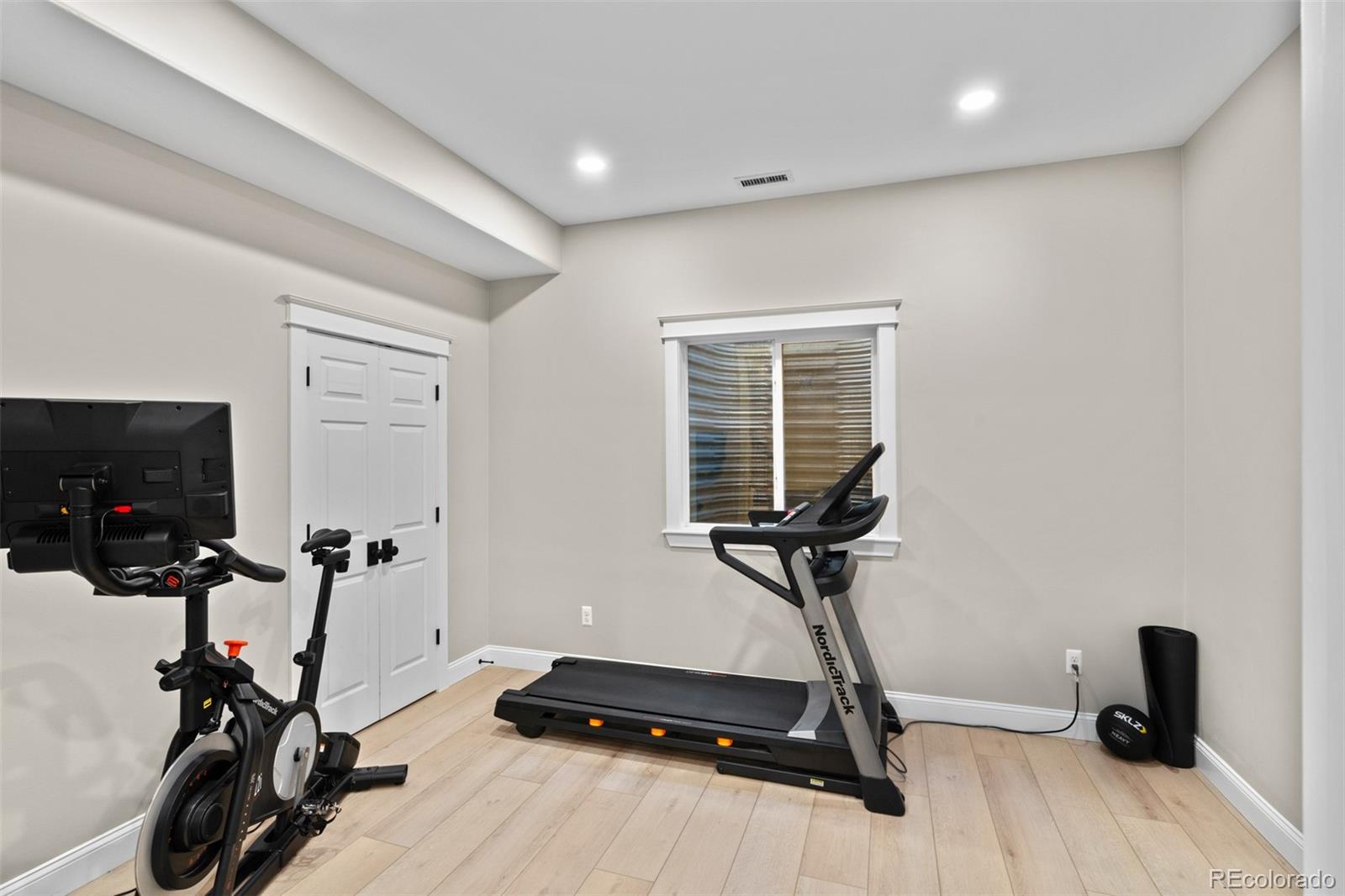 MLS Image #41 for 8161 e 33rd avenue,denver, Colorado