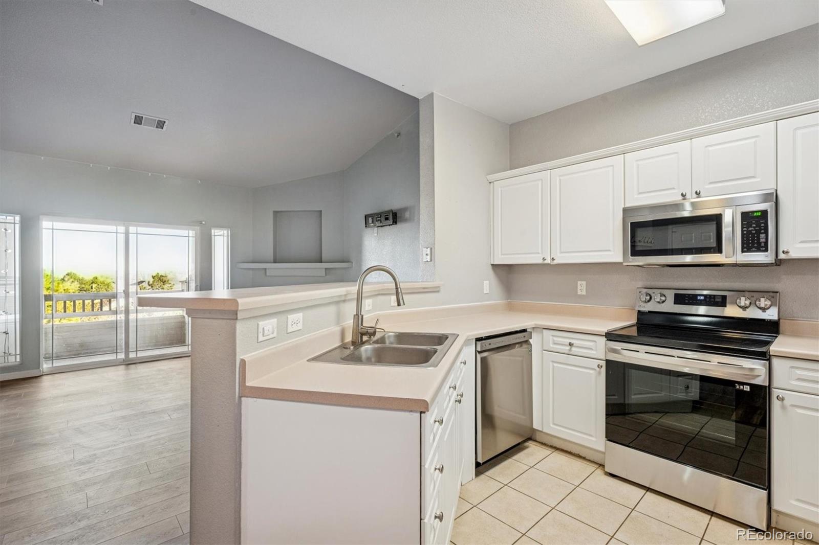 MLS Image #7 for 8354 s holland way,littleton, Colorado