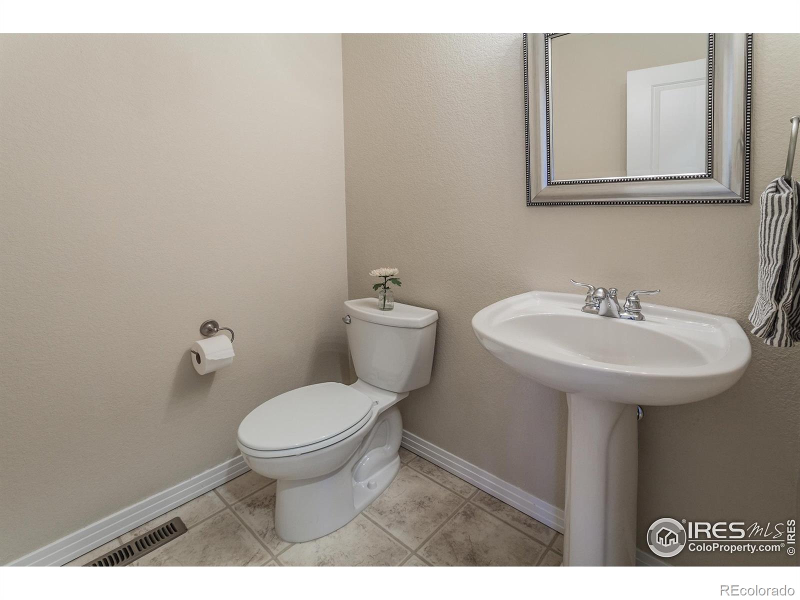MLS Image #15 for 2557  limon drive,fort collins, Colorado