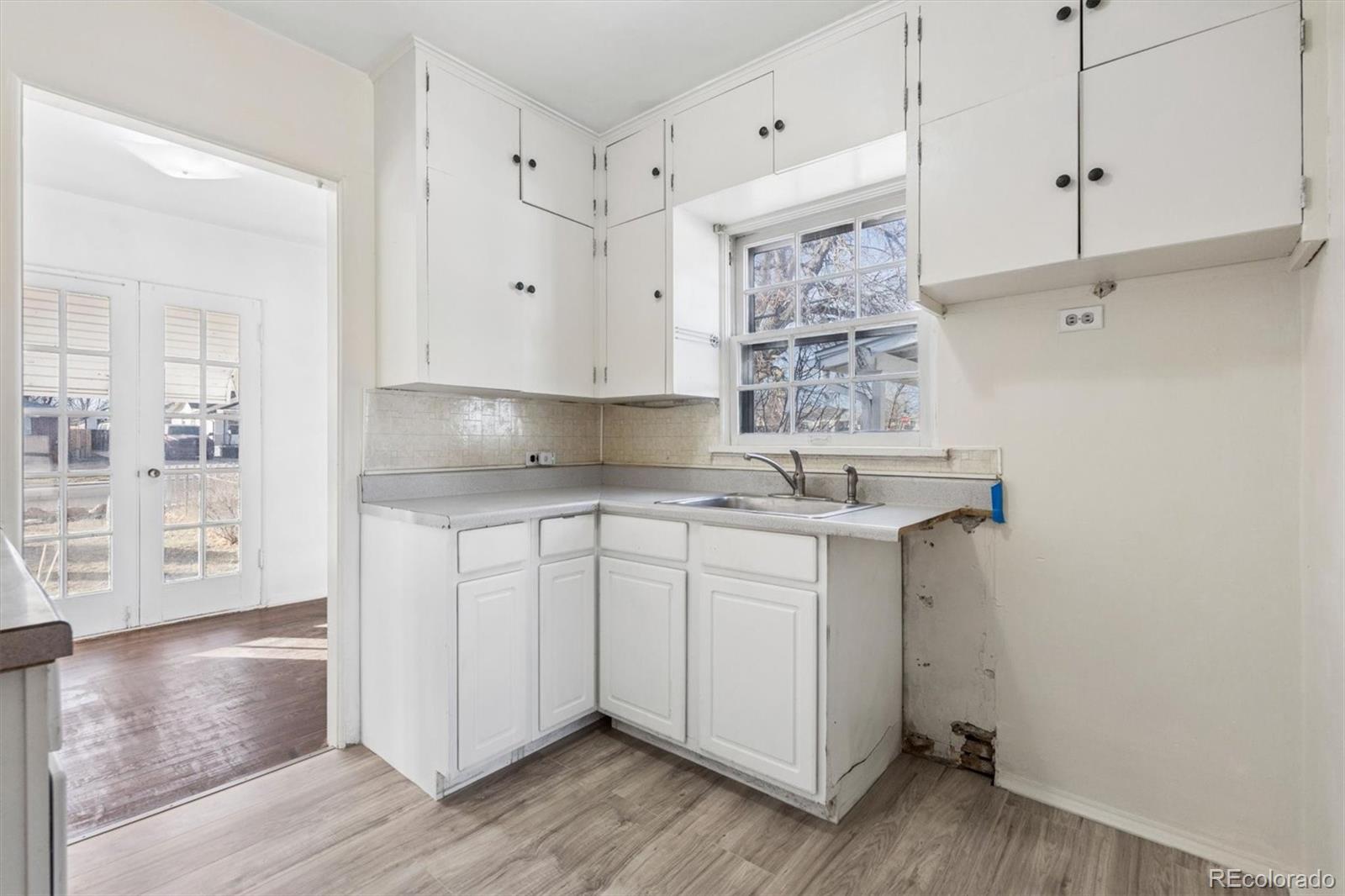 MLS Image #9 for 136 s dale court,denver, Colorado