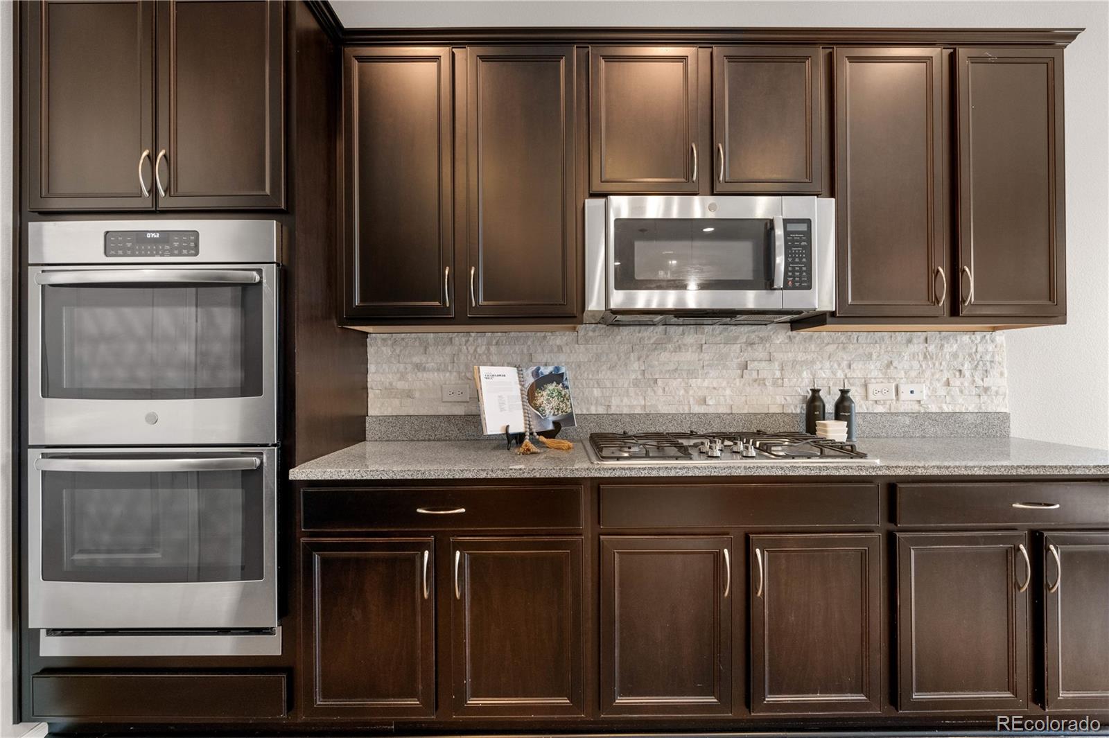 MLS Image #10 for 9781  eagle river street,littleton, Colorado