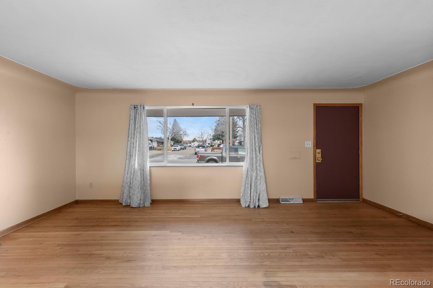 MLS Image #10 for 10018 w 60th avenue,arvada, Colorado