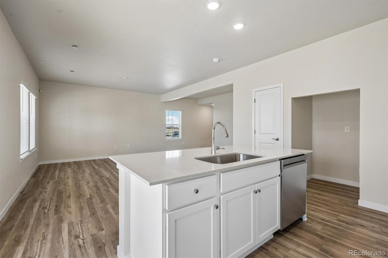 MLS Image #5 for 9423  danube street,commerce city, Colorado