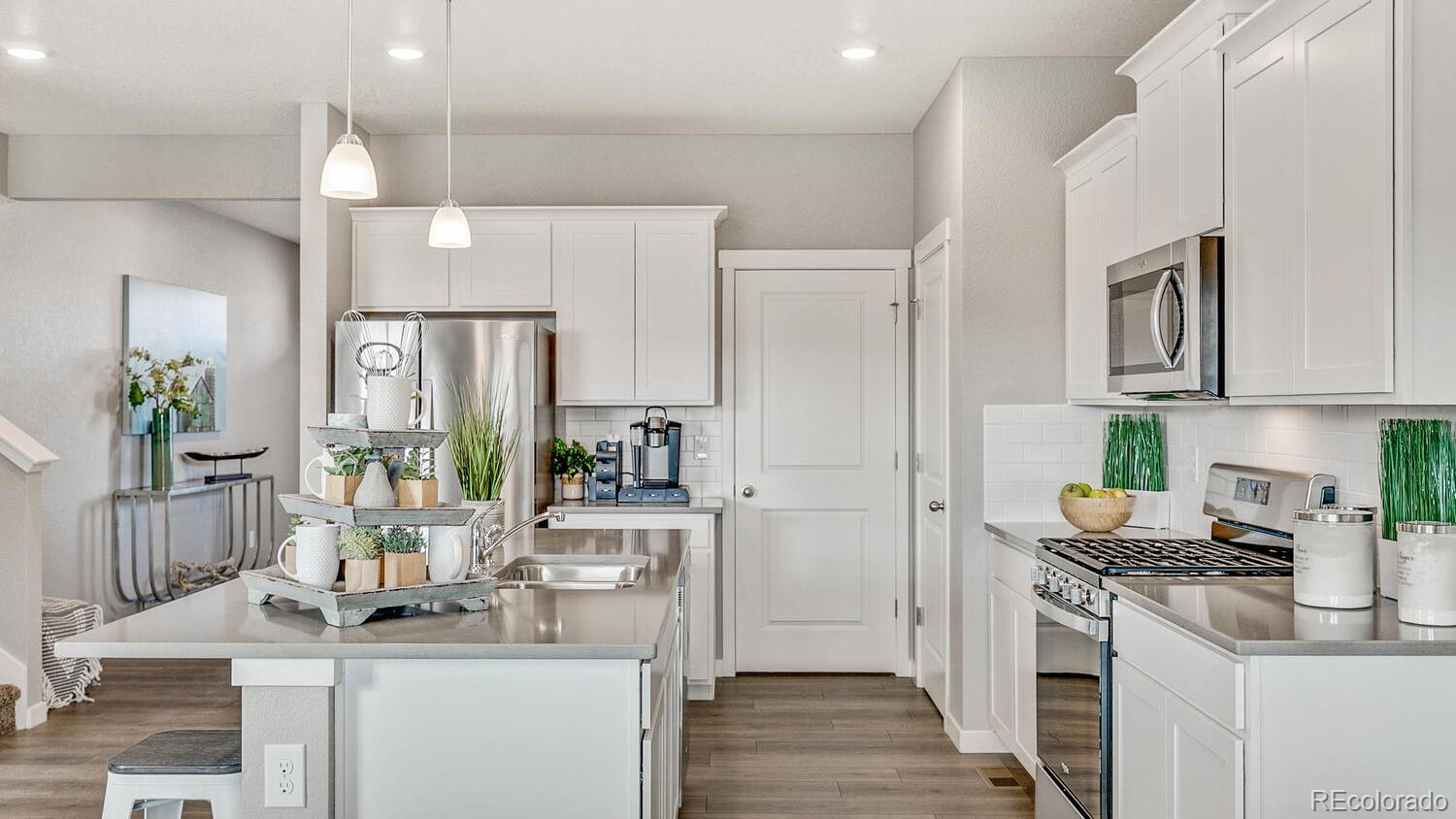 MLS Image #9 for 811 n deer park street,watkins, Colorado