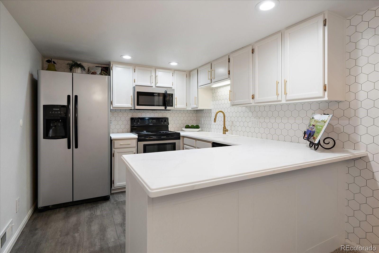 MLS Image #3 for 8438  everett way b,arvada, Colorado