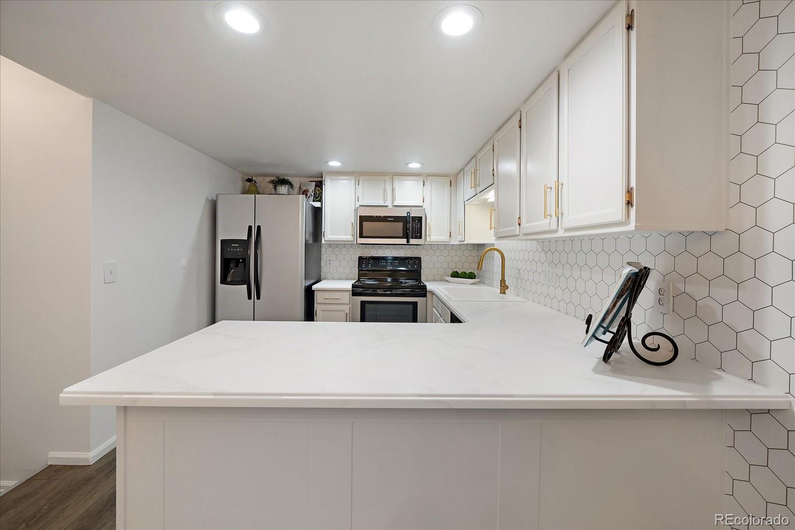 MLS Image #4 for 8438  everett way b,arvada, Colorado