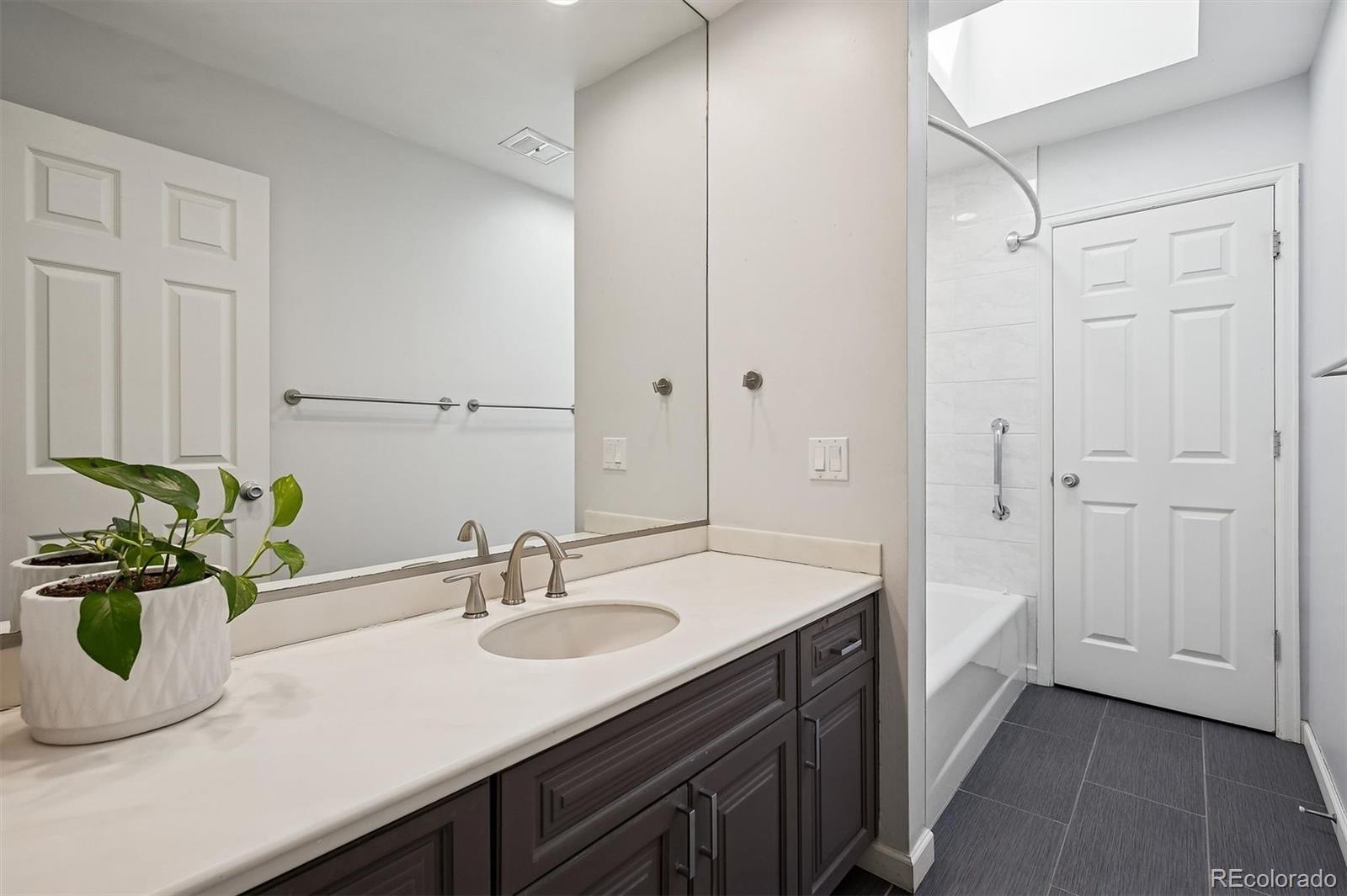 MLS Image #15 for 2552 e alameda avenue,denver, Colorado