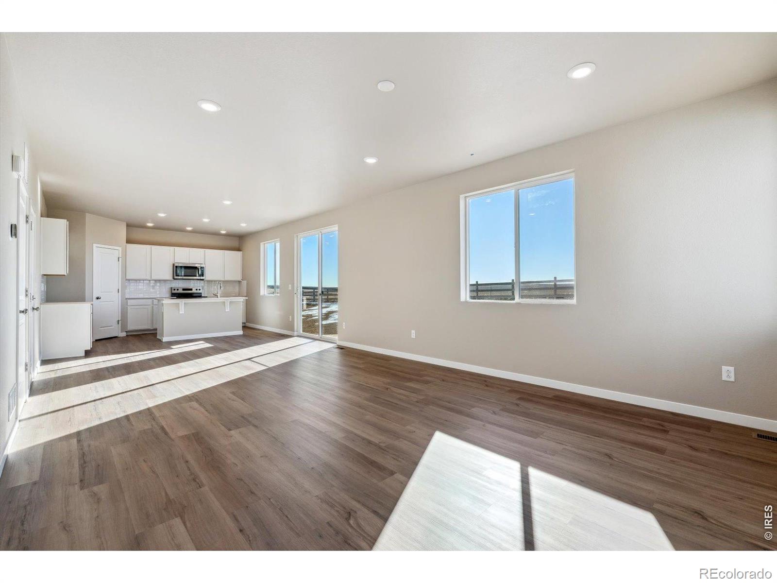 MLS Image #4 for 874  harvard street,johnstown, Colorado