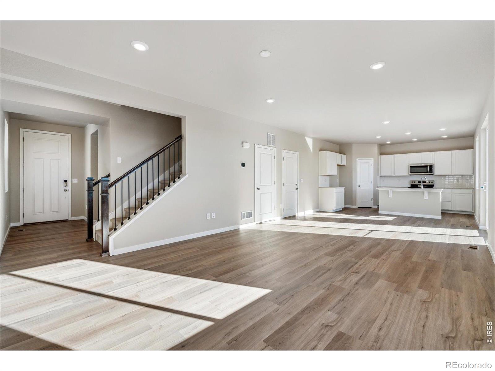 MLS Image #5 for 874  harvard street,johnstown, Colorado