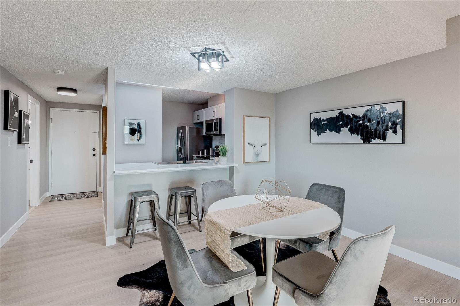 MLS Image #13 for 2880 s locust  709s,denver, Colorado