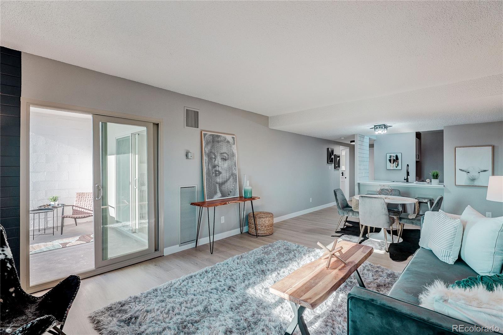 MLS Image #15 for 2880 s locust  709s,denver, Colorado