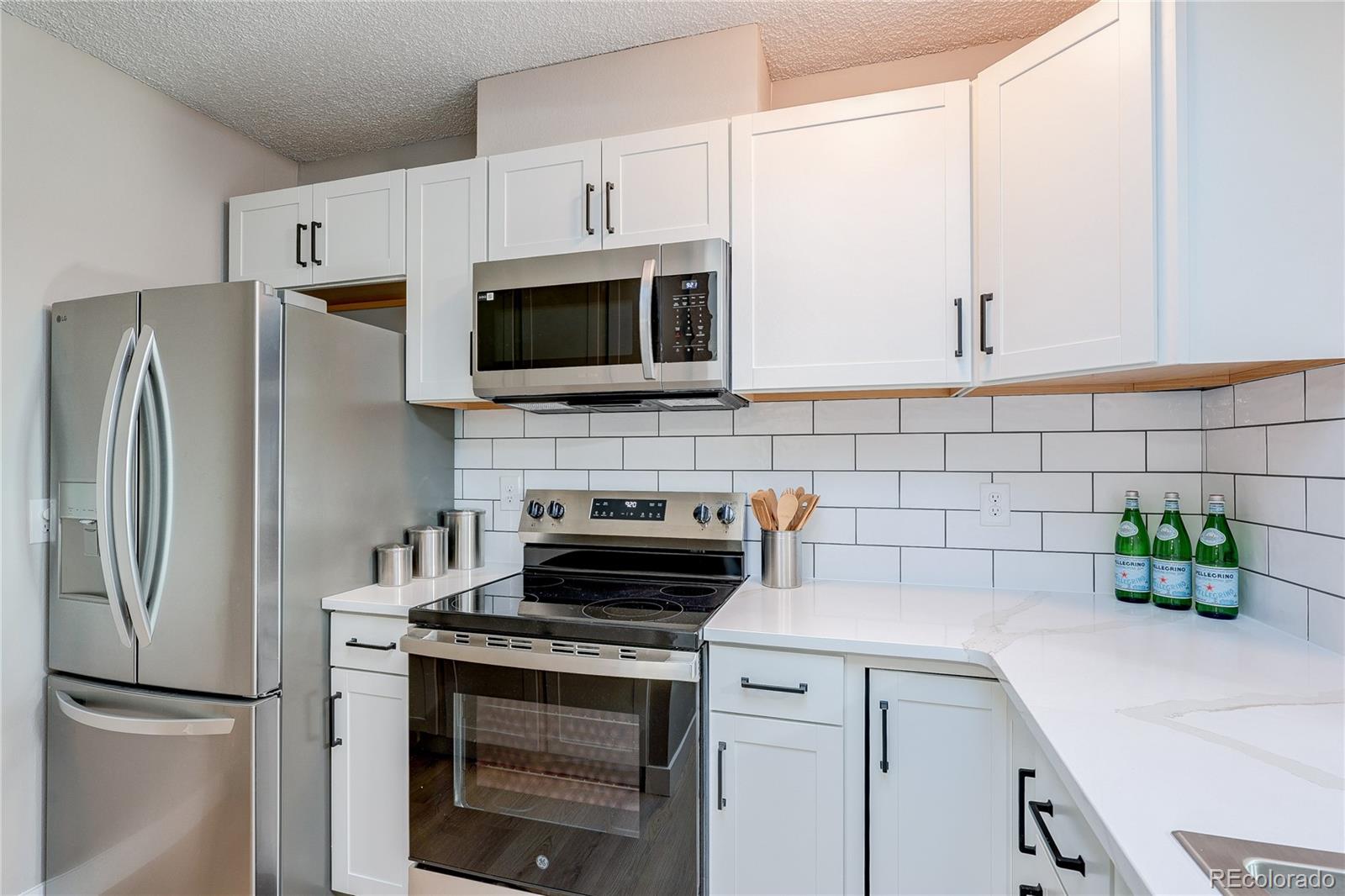 MLS Image #19 for 2880 s locust  709s,denver, Colorado