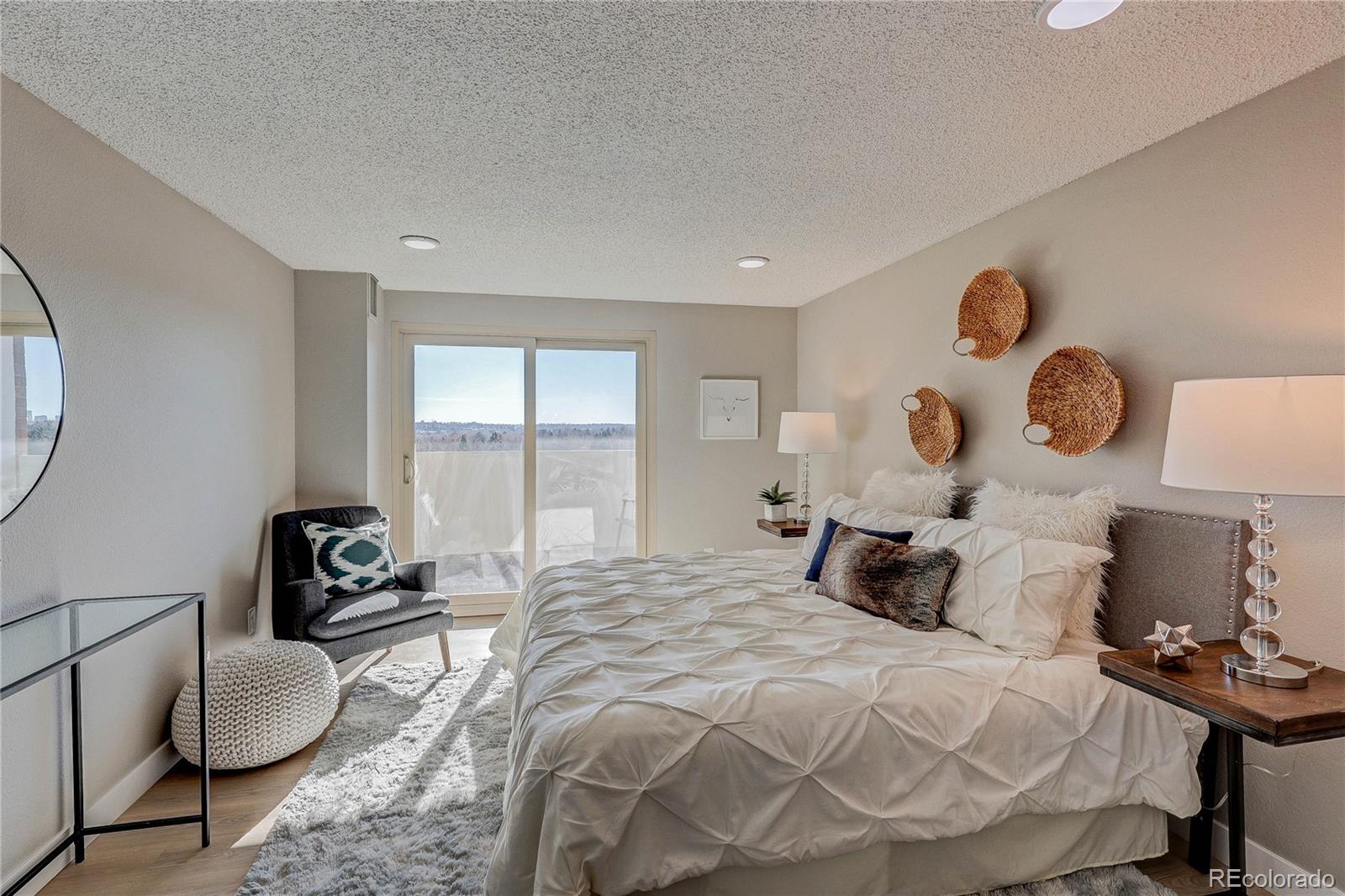 MLS Image #23 for 2880 s locust  709s,denver, Colorado