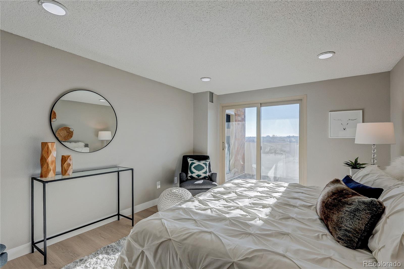 MLS Image #24 for 2880 s locust  709s,denver, Colorado