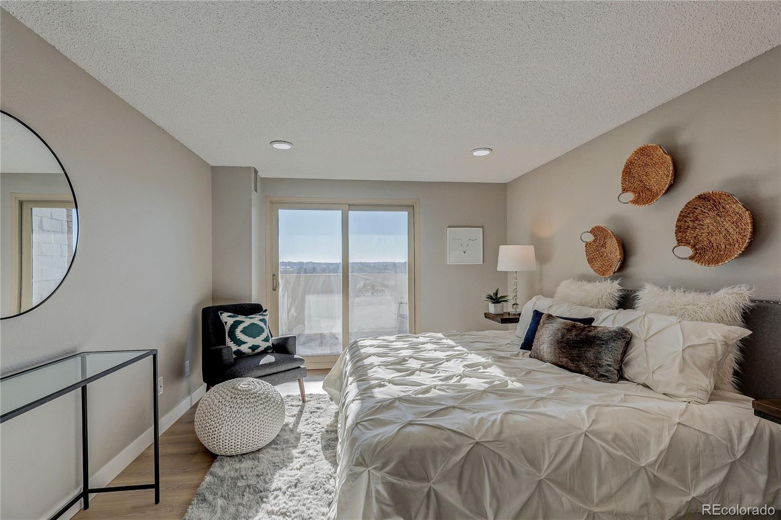 MLS Image #25 for 2880 s locust  709s,denver, Colorado
