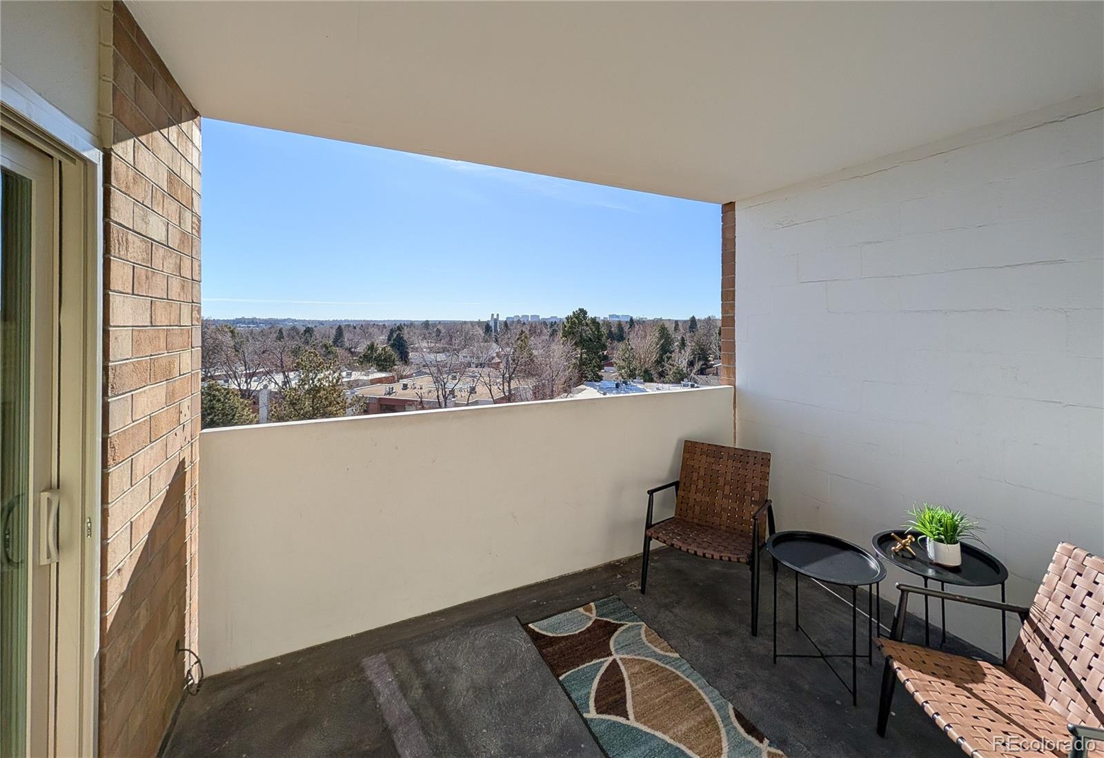 MLS Image #36 for 2880 s locust  709s,denver, Colorado