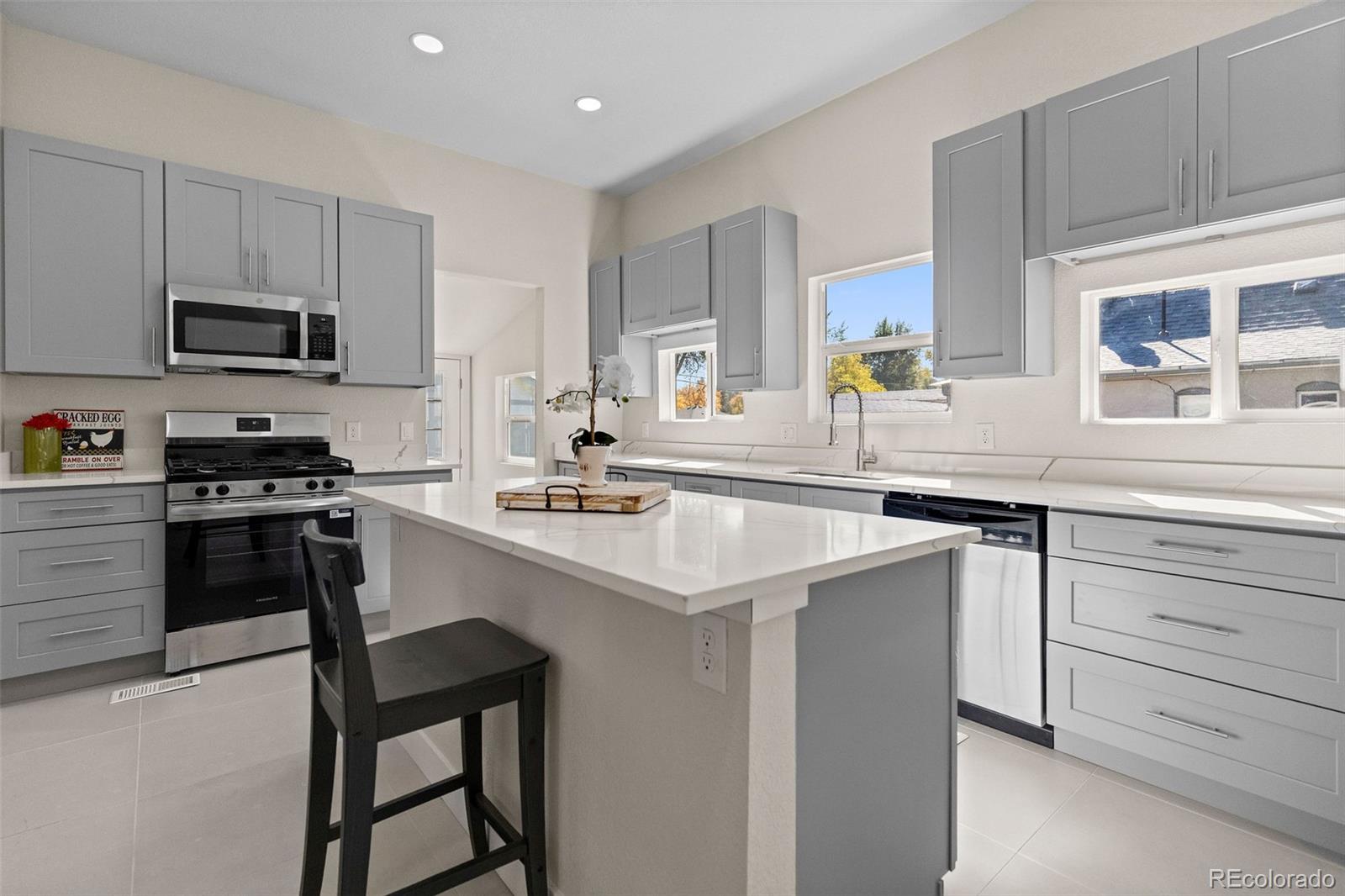 MLS Image #2 for 146  stuart street,denver, Colorado