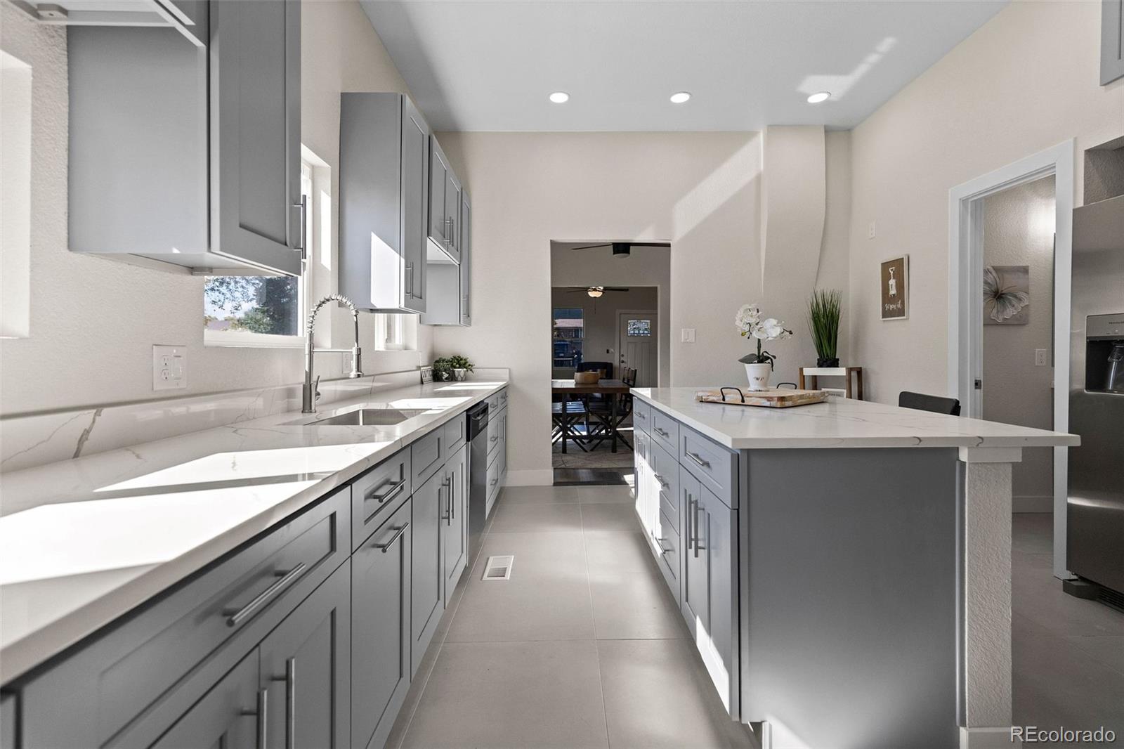 MLS Image #4 for 146  stuart street,denver, Colorado