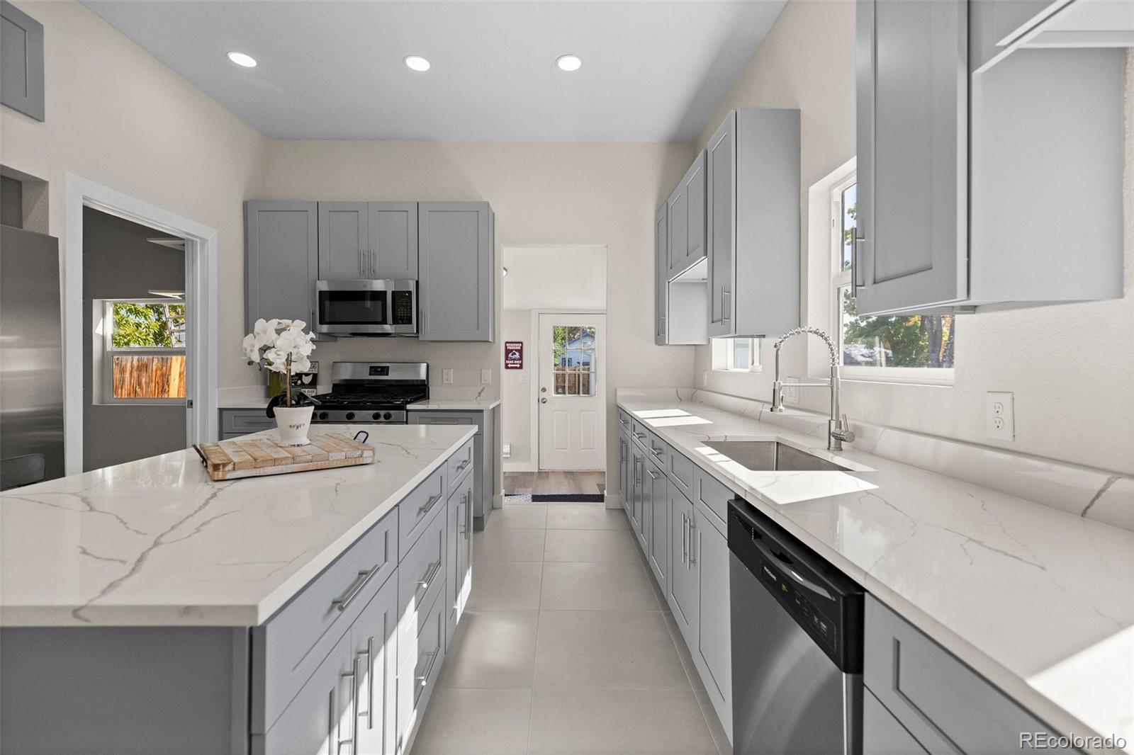 MLS Image #8 for 146  stuart street,denver, Colorado