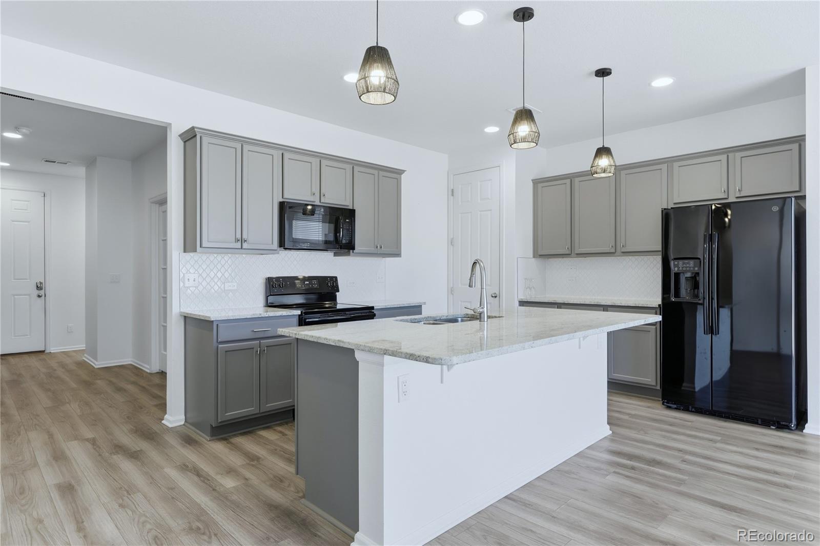 MLS Image #11 for 10562  yosemite street,commerce city, Colorado