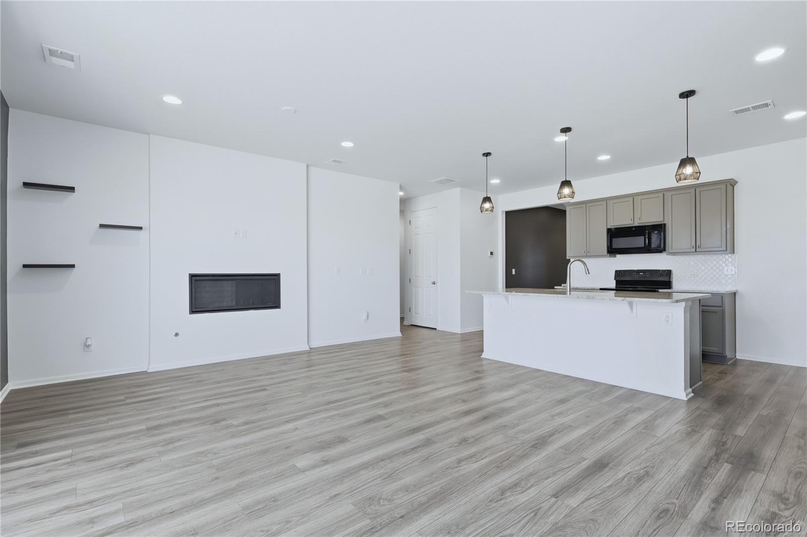 MLS Image #7 for 10562  yosemite street,commerce city, Colorado