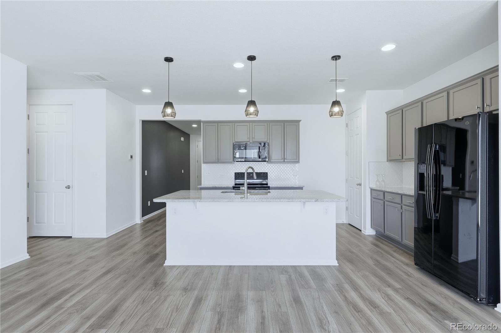 MLS Image #9 for 10562  yosemite street,commerce city, Colorado