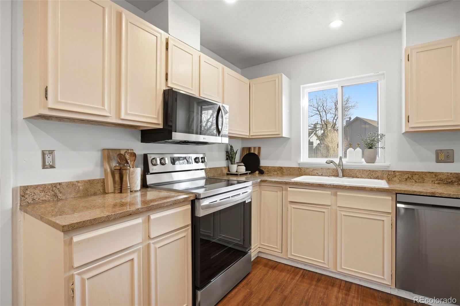 MLS Image #8 for 2418 s victor street a,aurora, Colorado