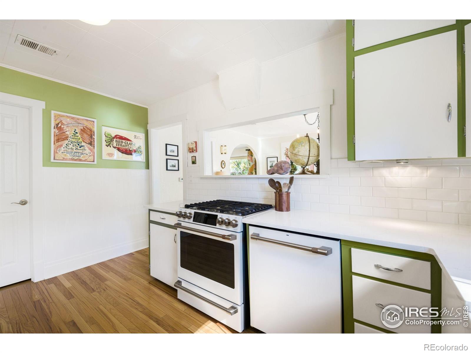 MLS Image #16 for 927  5th street,berthoud, Colorado