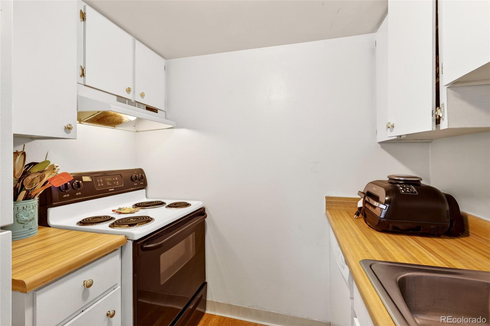 MLS Image #6 for 800 w belleview avenue 411,englewood, Colorado