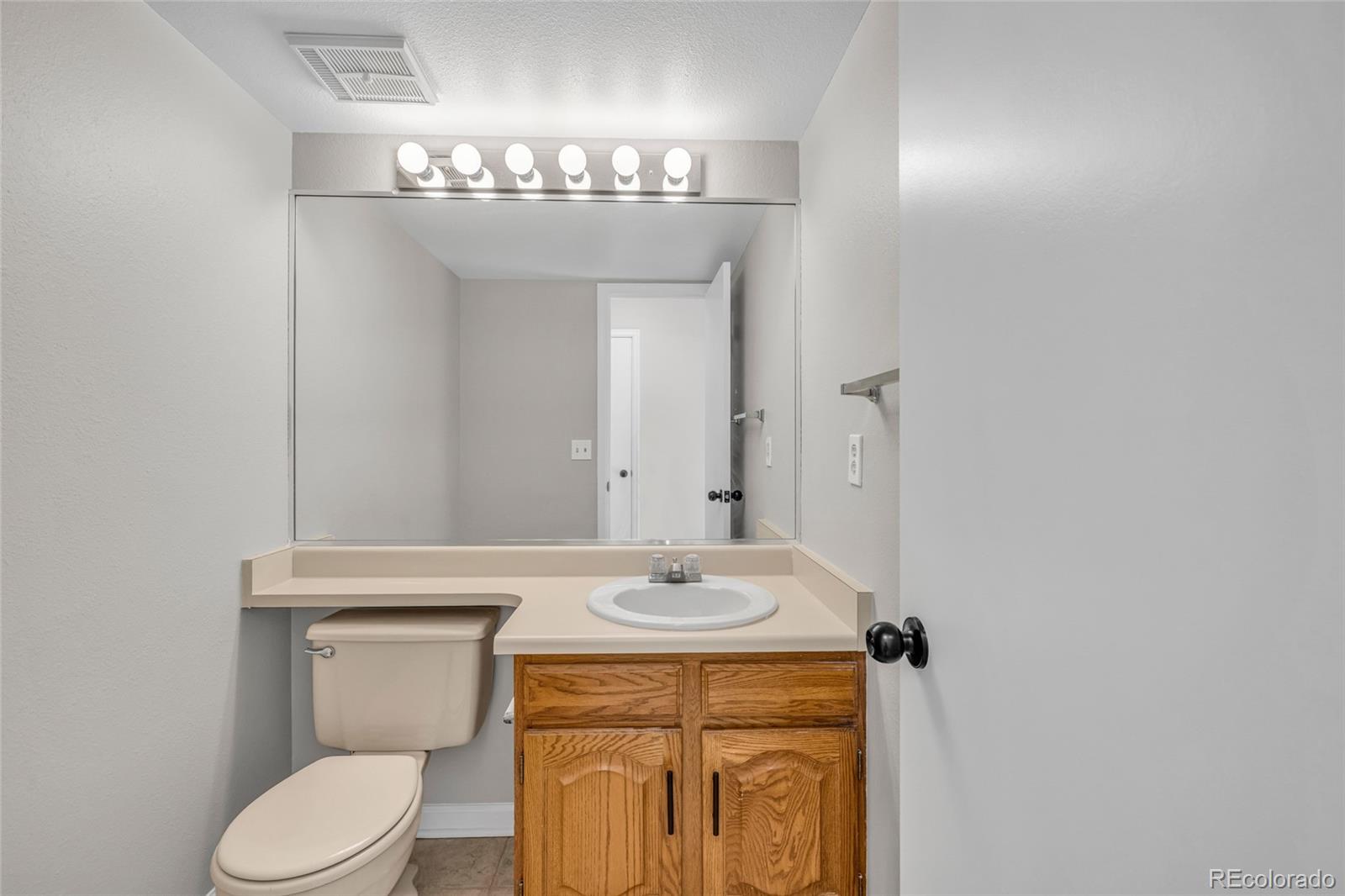 MLS Image #16 for 9390  yale lane,highlands ranch, Colorado