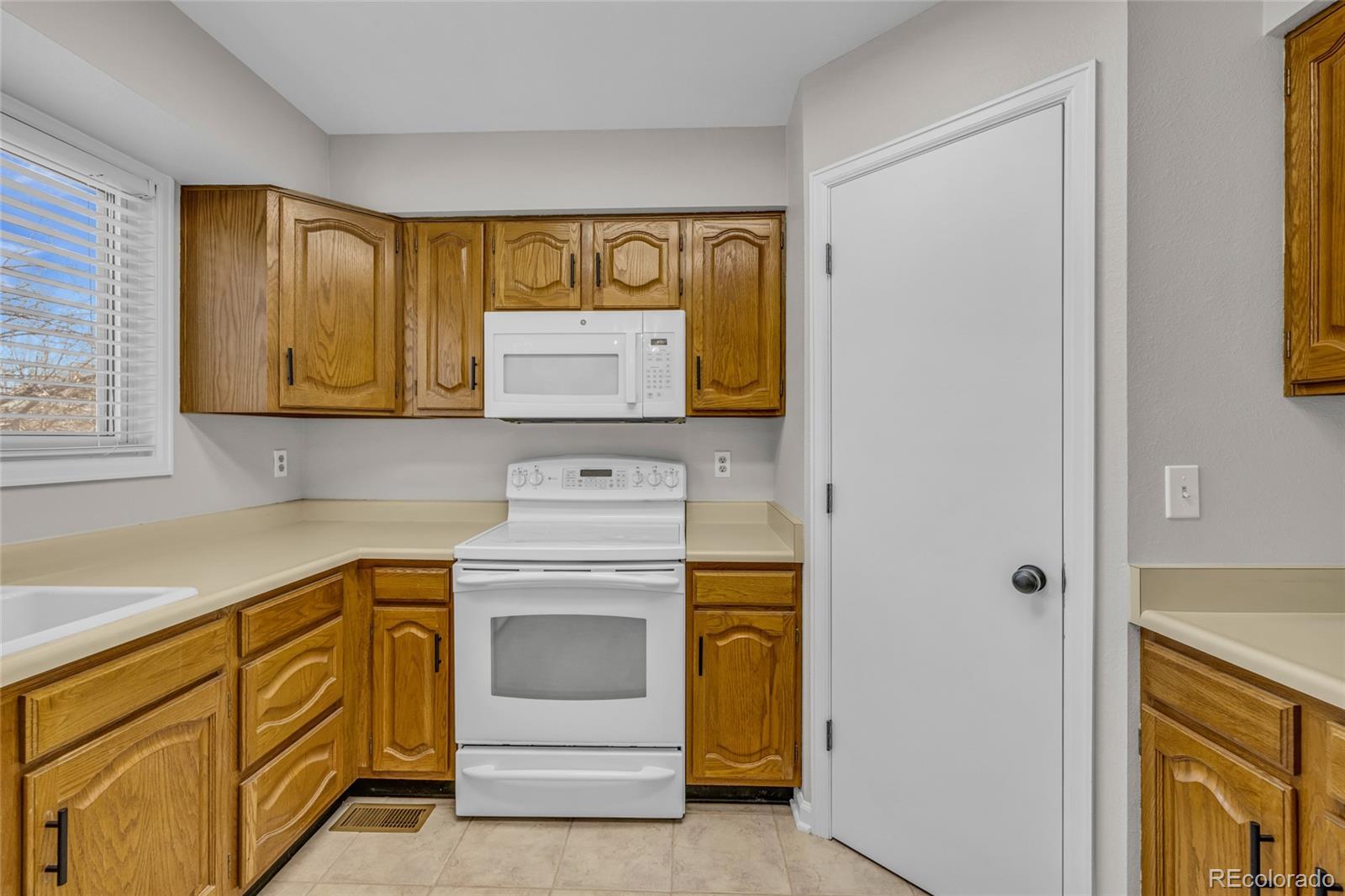 MLS Image #20 for 9390  yale lane,highlands ranch, Colorado
