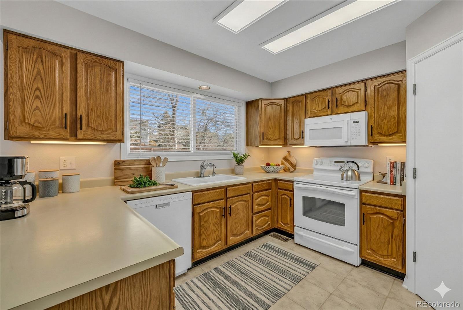 MLS Image #5 for 9390  yale lane,highlands ranch, Colorado