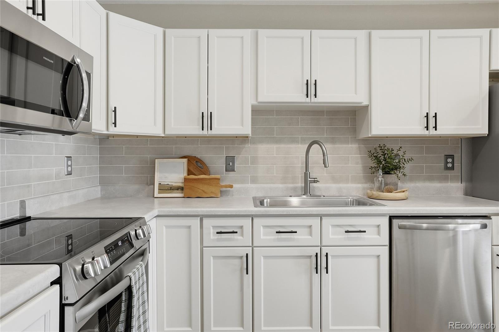 MLS Image #6 for 2301 e fremont avenue s10,centennial, Colorado