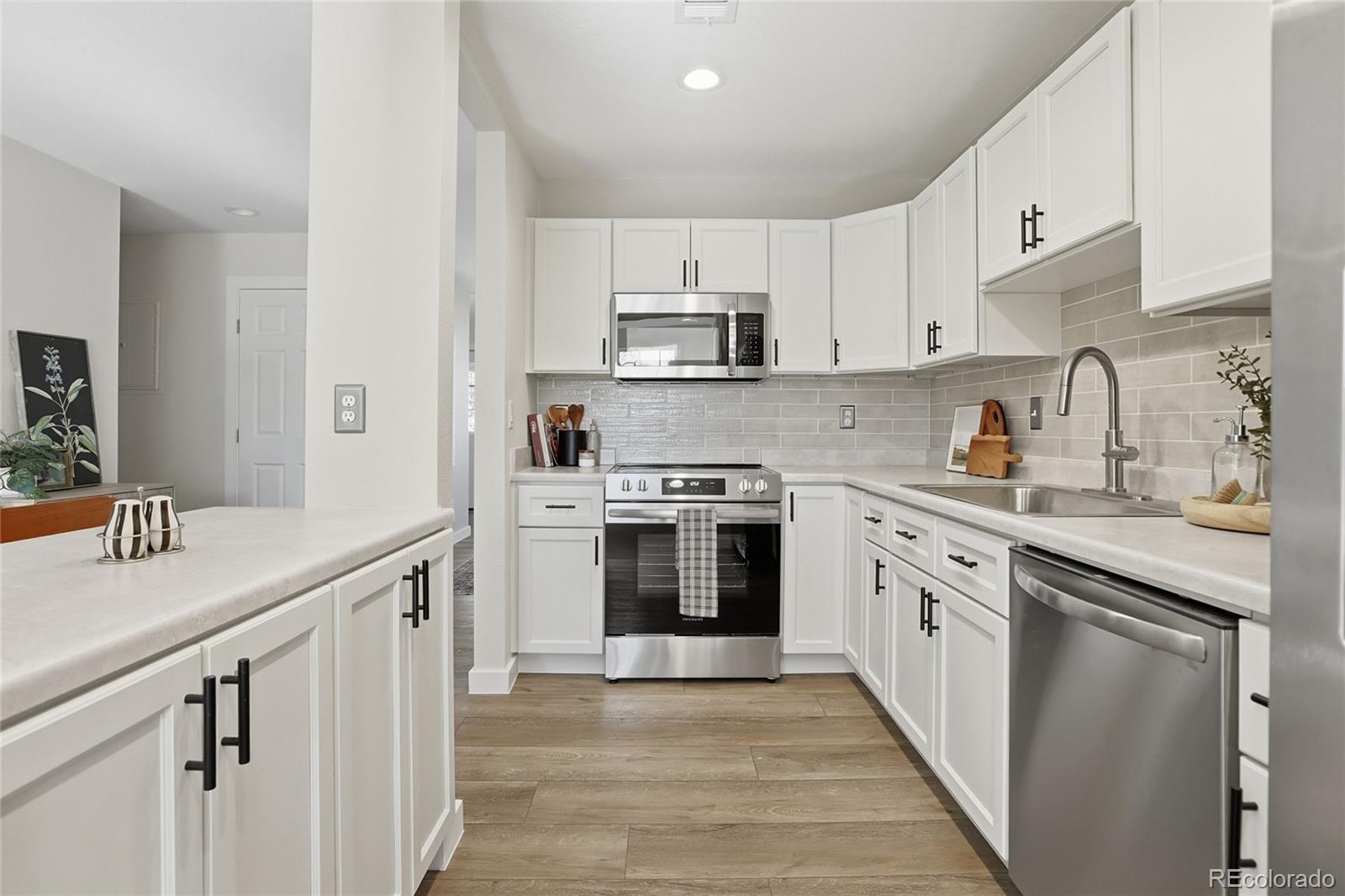 MLS Image #8 for 2301 e fremont avenue s10,centennial, Colorado