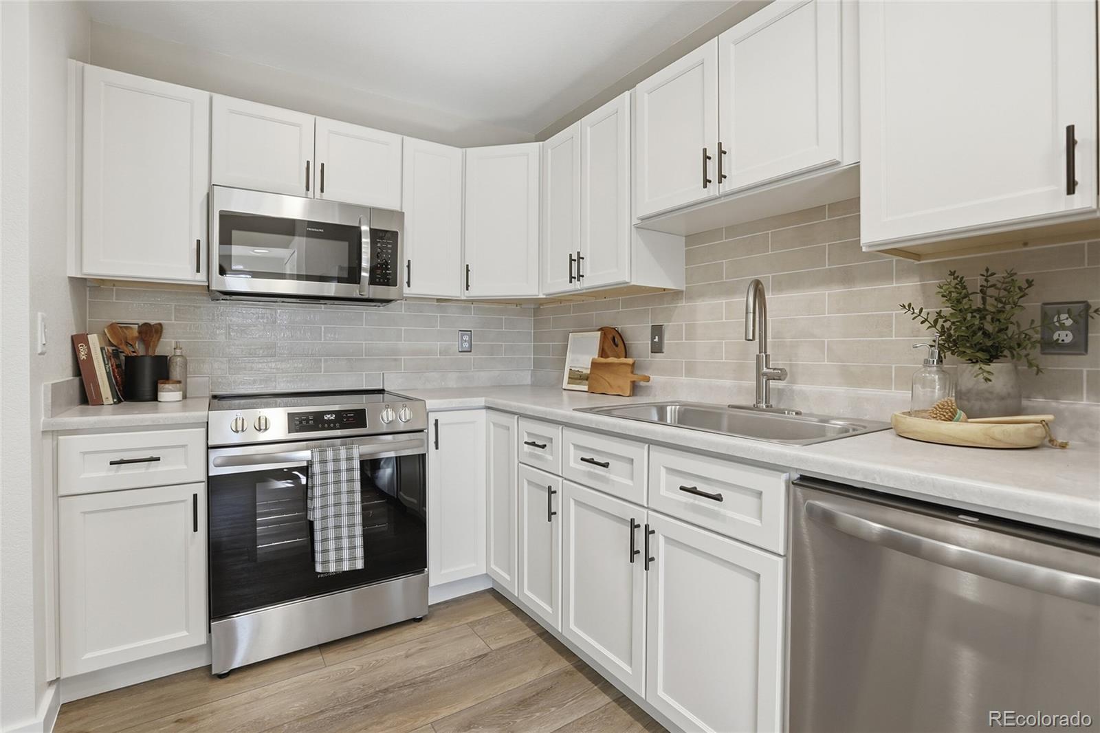 MLS Image #9 for 2301 e fremont avenue s10,centennial, Colorado