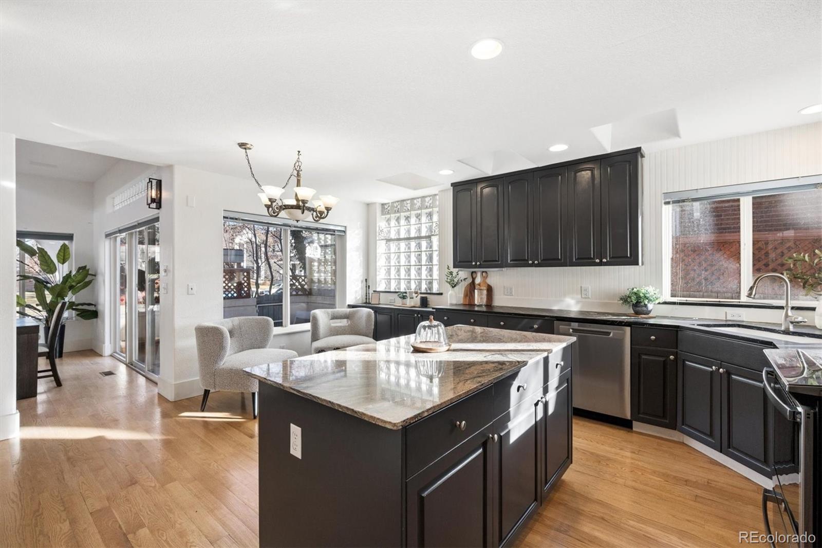 MLS Image #9 for 801 s gilpin street,denver, Colorado