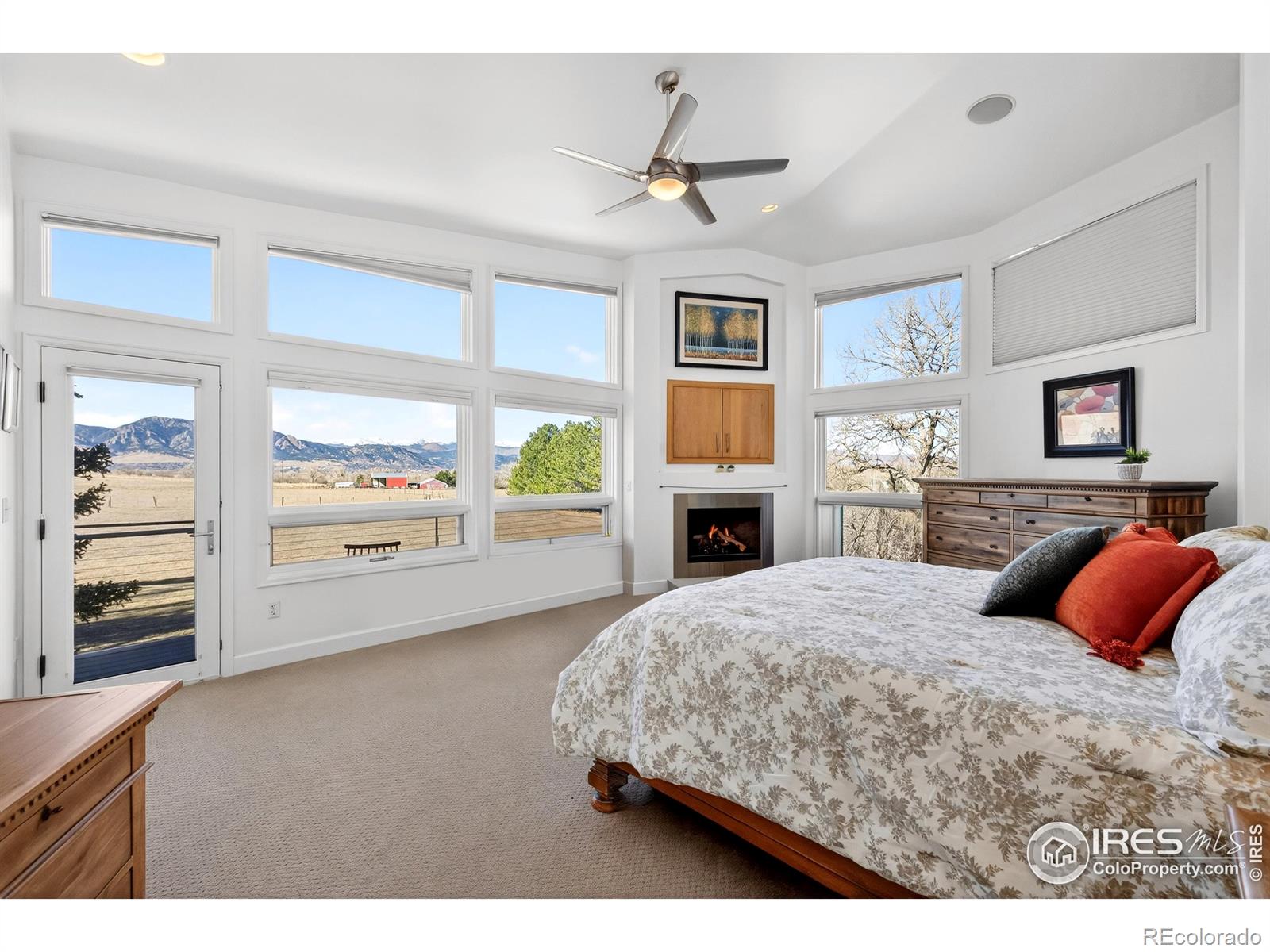 MLS Image #11 for 303  sky lark way,boulder, Colorado