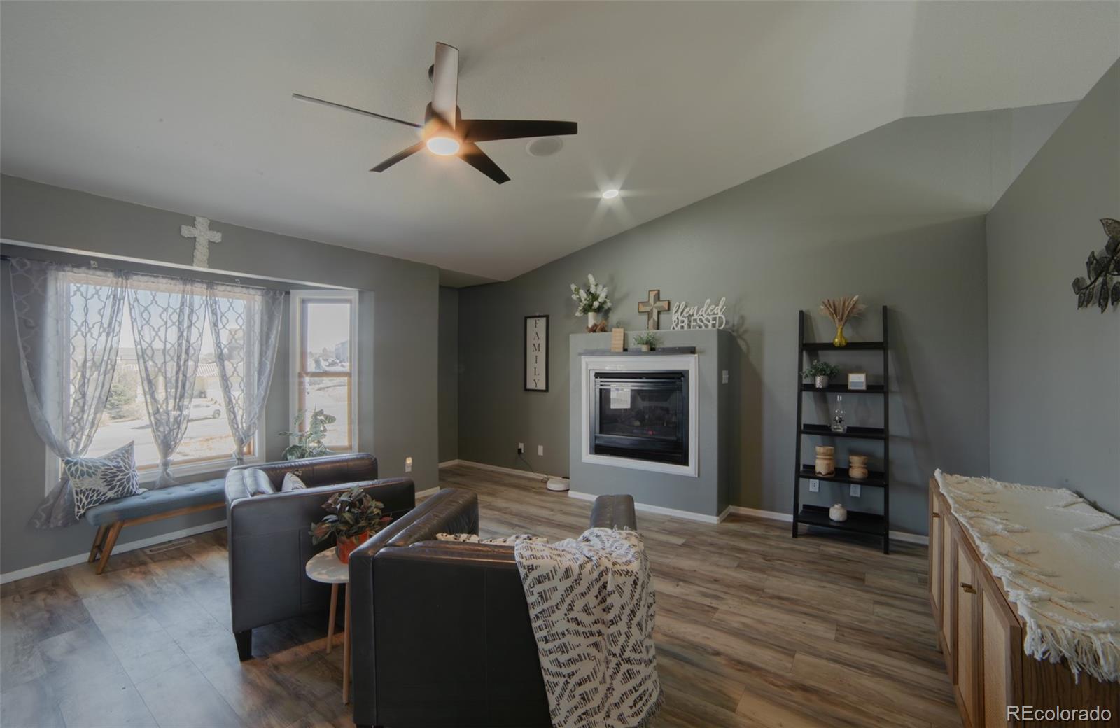 MLS Image #1 for 917 s sterling lane,pueblo, Colorado