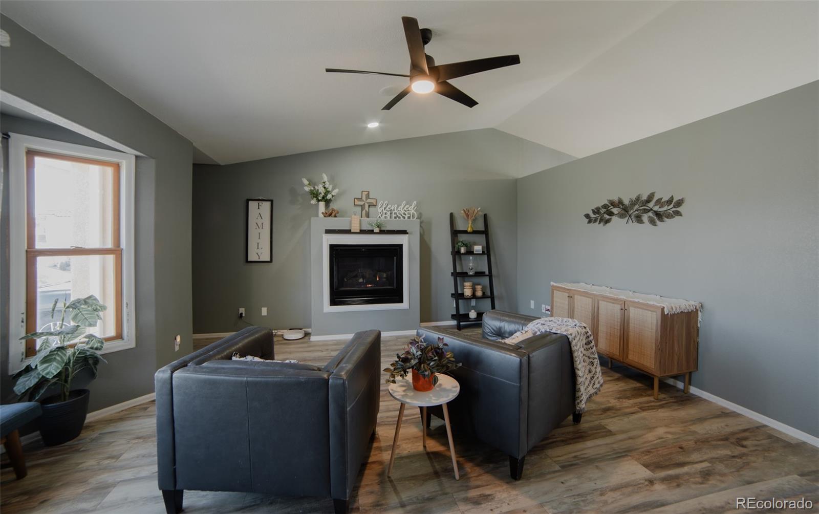 MLS Image #3 for 917 s sterling lane,pueblo, Colorado