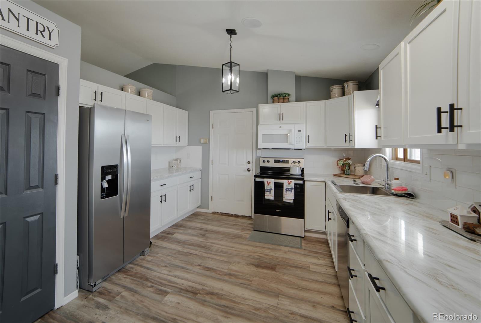 MLS Image #5 for 917 s sterling lane,pueblo, Colorado