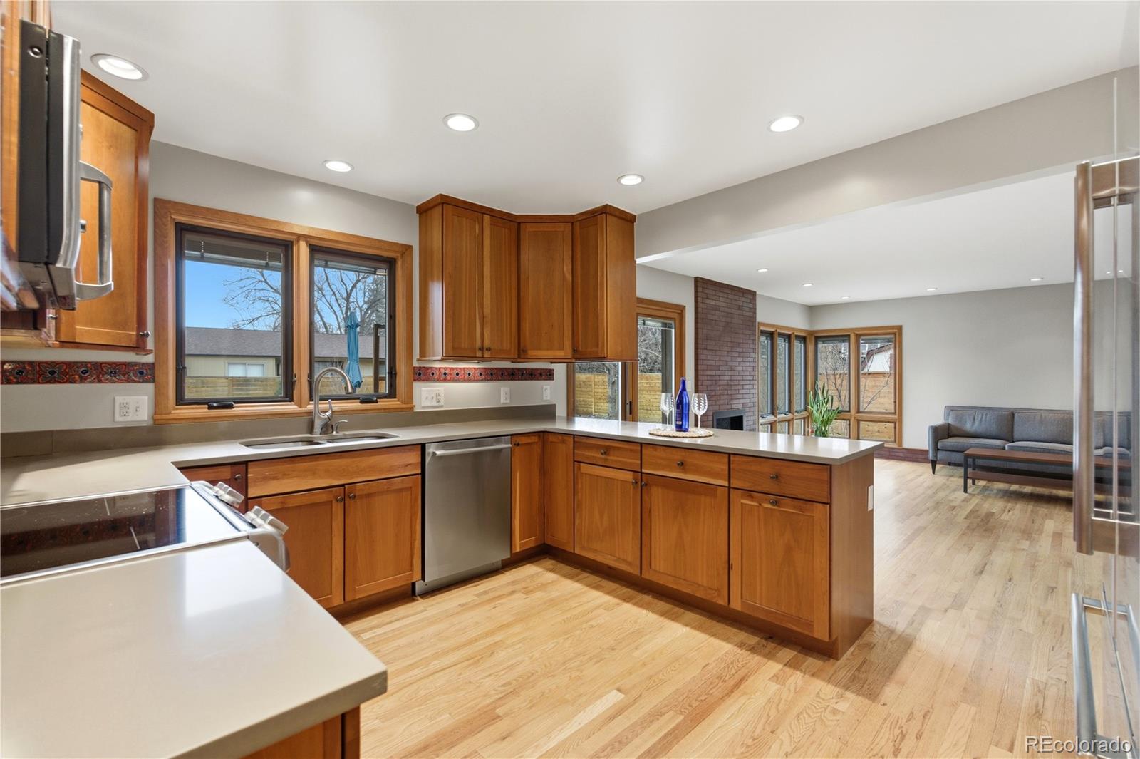 MLS Image #8 for 2996 s newport street,denver, Colorado