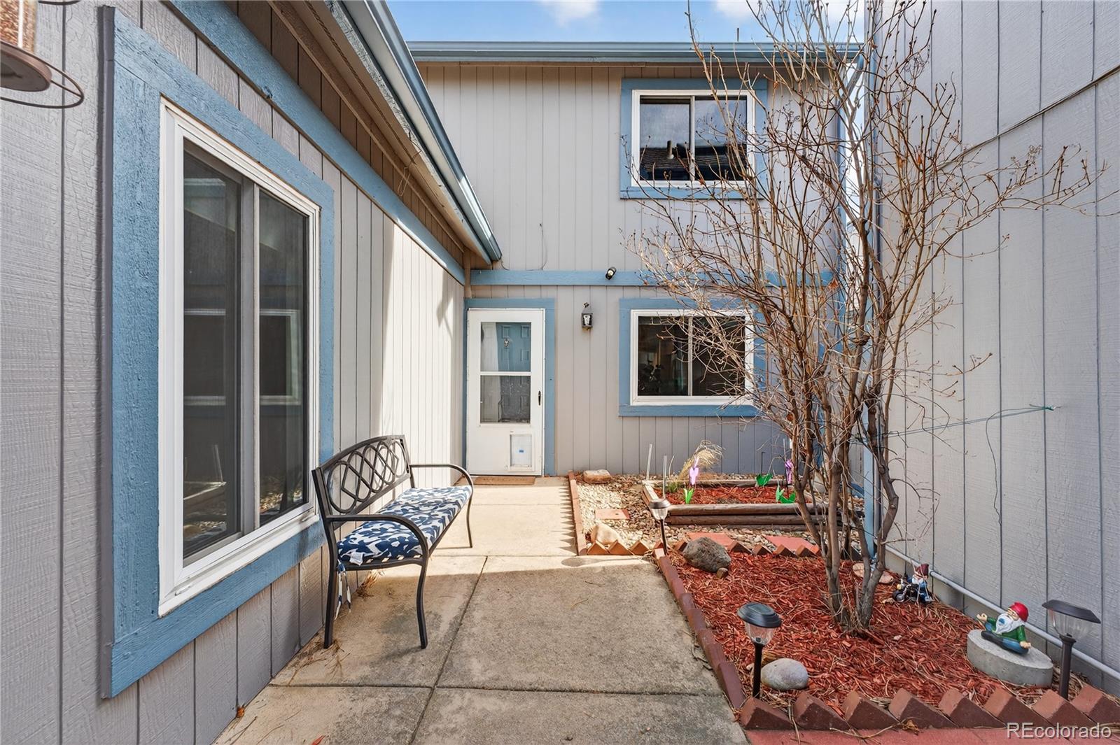 MLS Image #2 for 2512 s worchester court,aurora, Colorado
