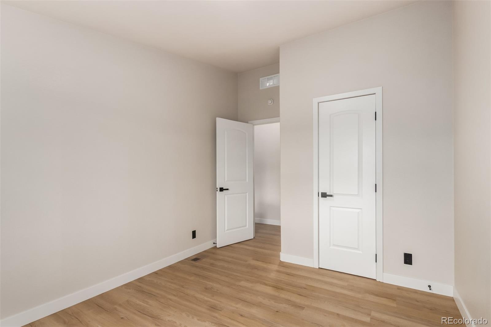 MLS Image #21 for 3245 s bryant street,englewood, Colorado