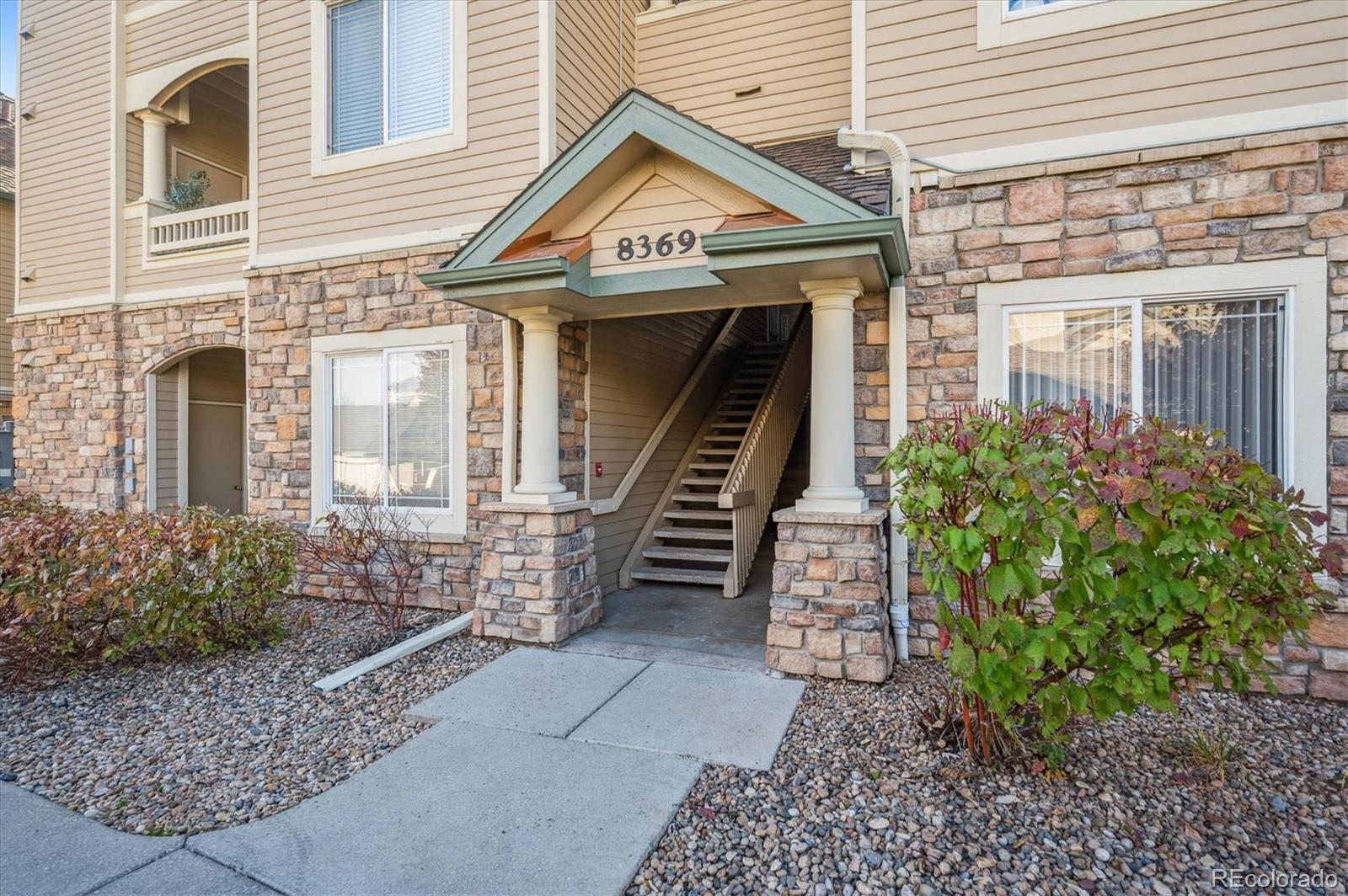 MLS Image #1 for 8369 s independence circle,littleton, Colorado