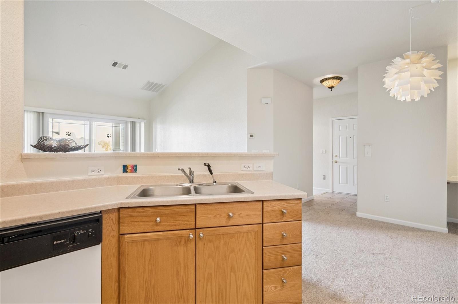 MLS Image #8 for 8369 s independence circle,littleton, Colorado